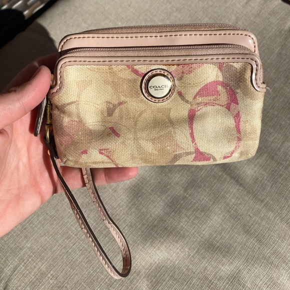 Pink Coach Wristlet  Small With Hang Tag Charm *flaw* Read Description - Picture 1 of 12